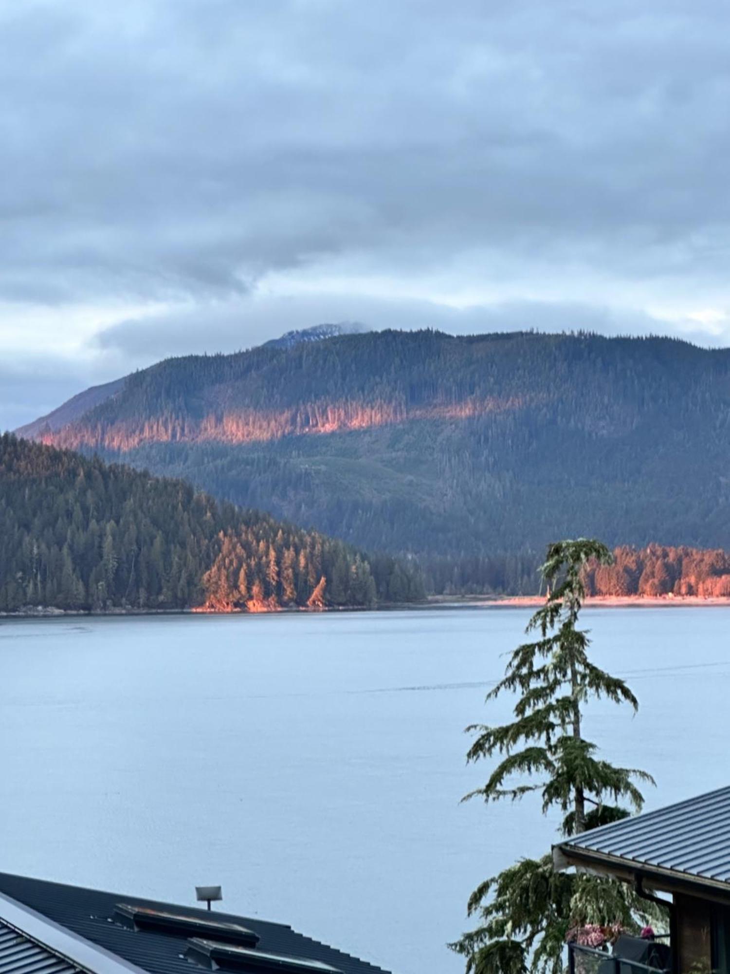 Bjørn Holm Villa Port Renfrew Eksteriør bilde